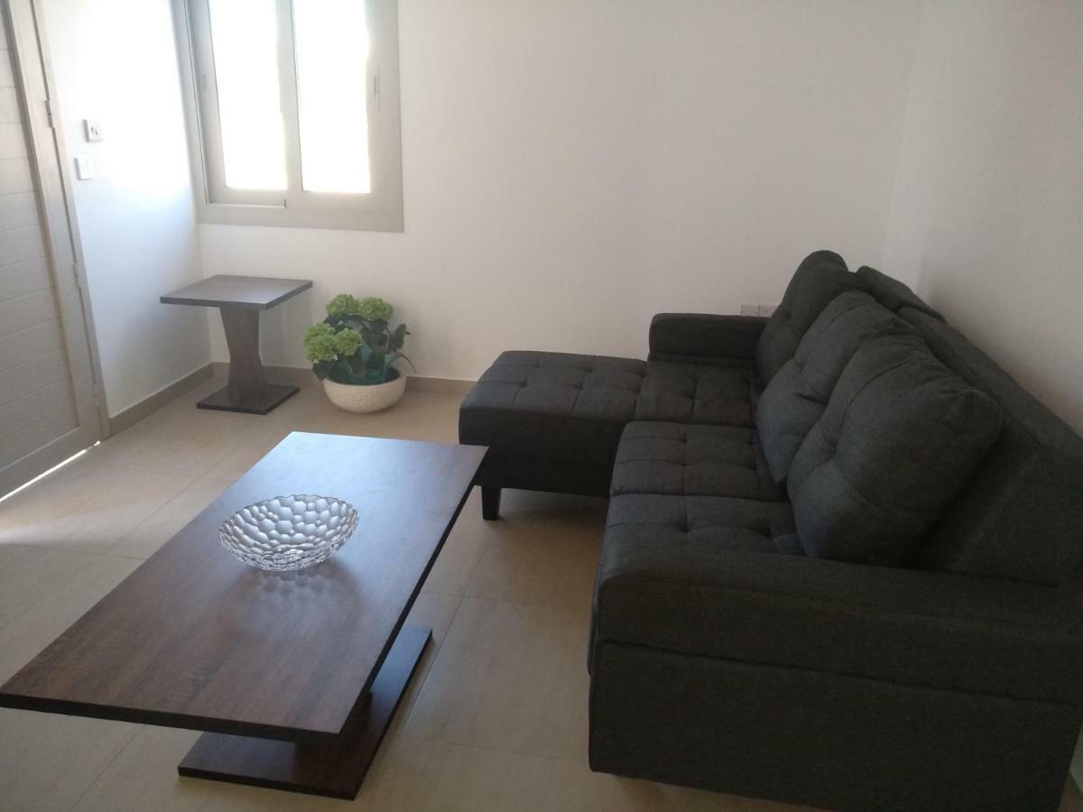 Argaka Palm Tree Apts Luaran gambar