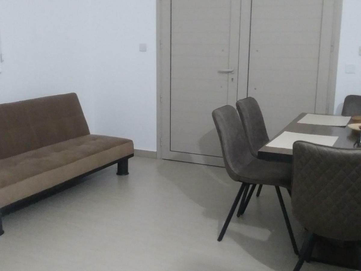 Argaka Palm Tree Apts Luaran gambar