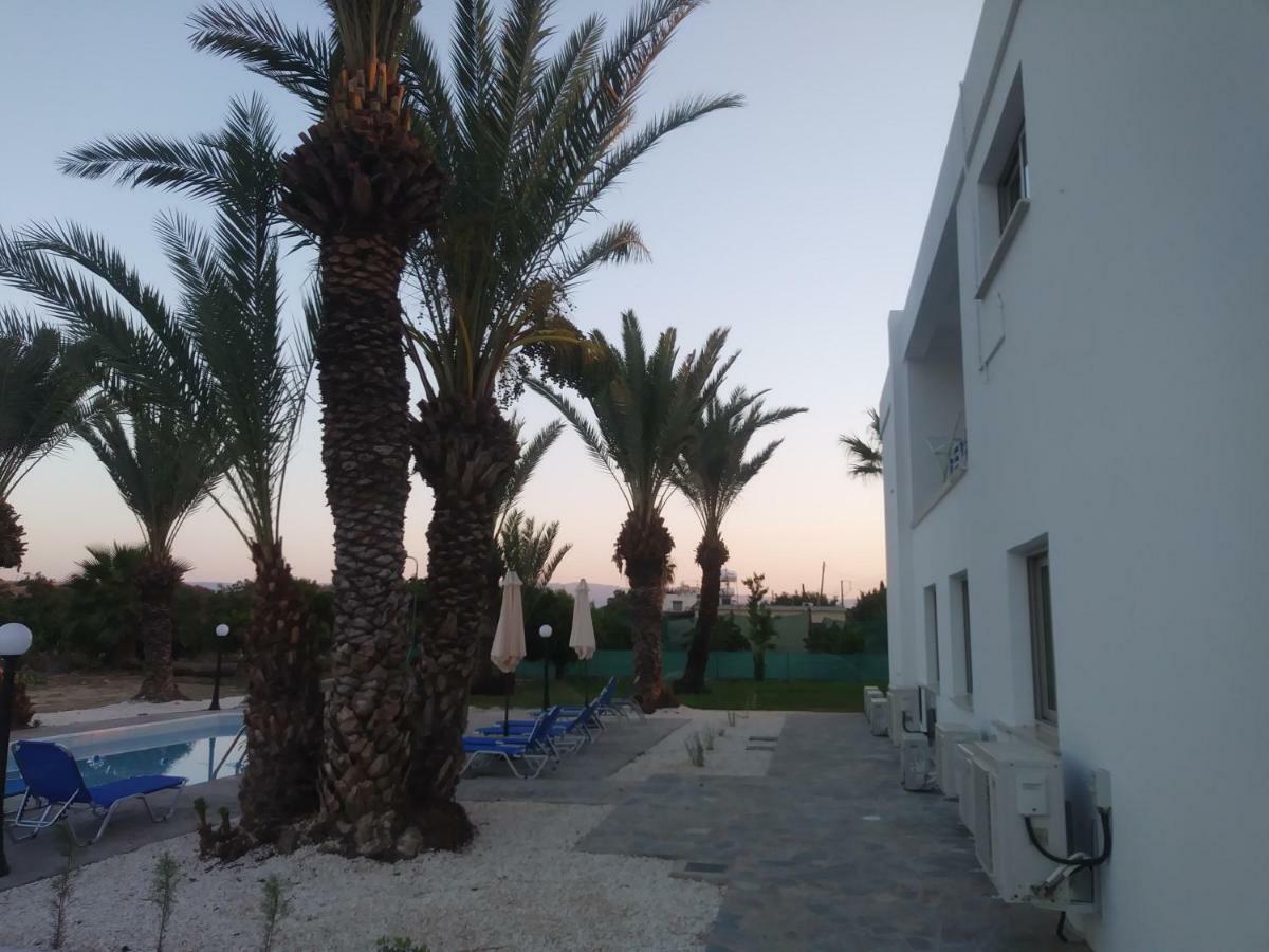 Argaka Palm Tree Apts Luaran gambar