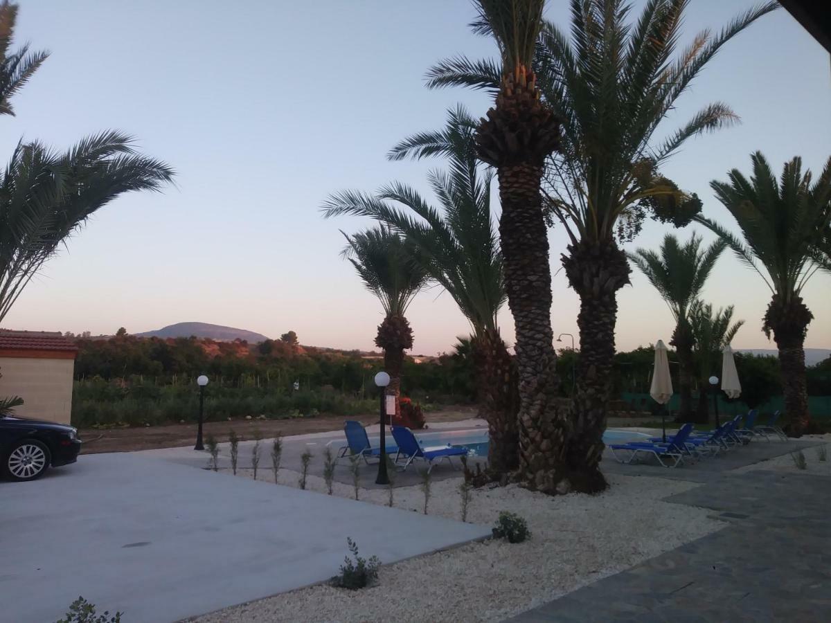 Argaka Palm Tree Apts Luaran gambar