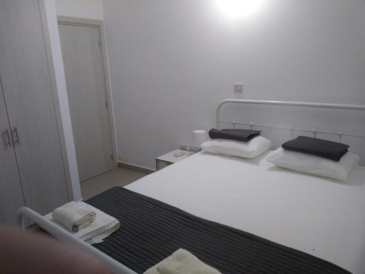 Argaka Palm Tree Apts Luaran gambar