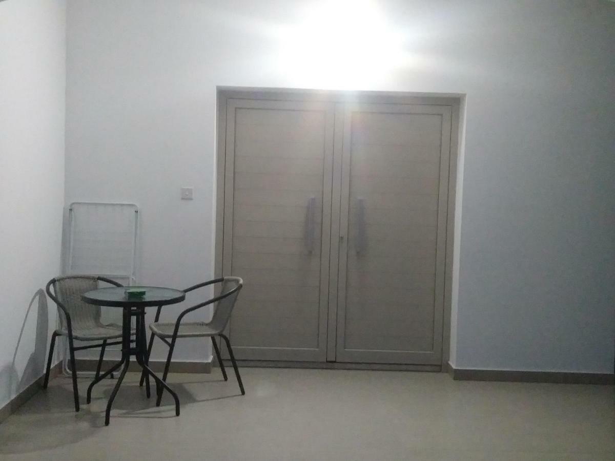 Argaka Palm Tree Apts Luaran gambar